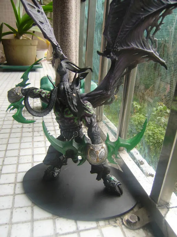 WoW Illidan Stormrage Demon Hunter Action Figure