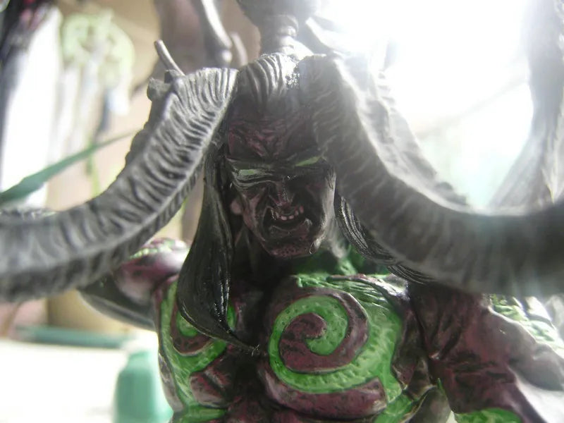 WoW Illidan Stormrage Demon Hunter Action Figure