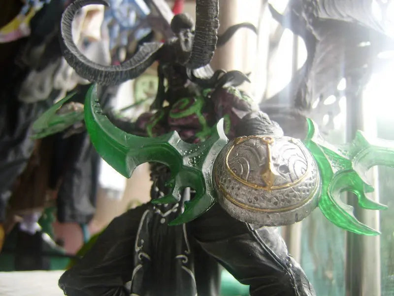 WoW Illidan Stormrage Demon Hunter Action Figure